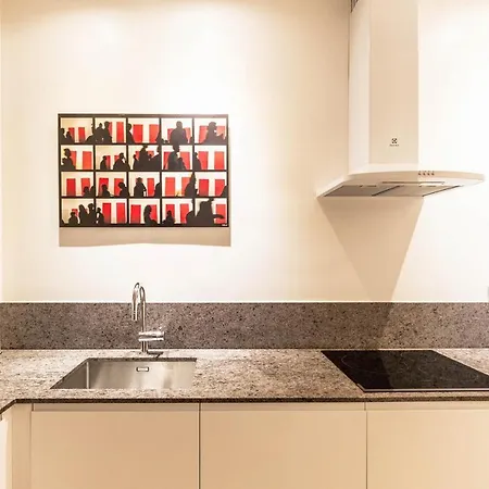 Apartment Contemporary Meets Classic By The Catacombes *